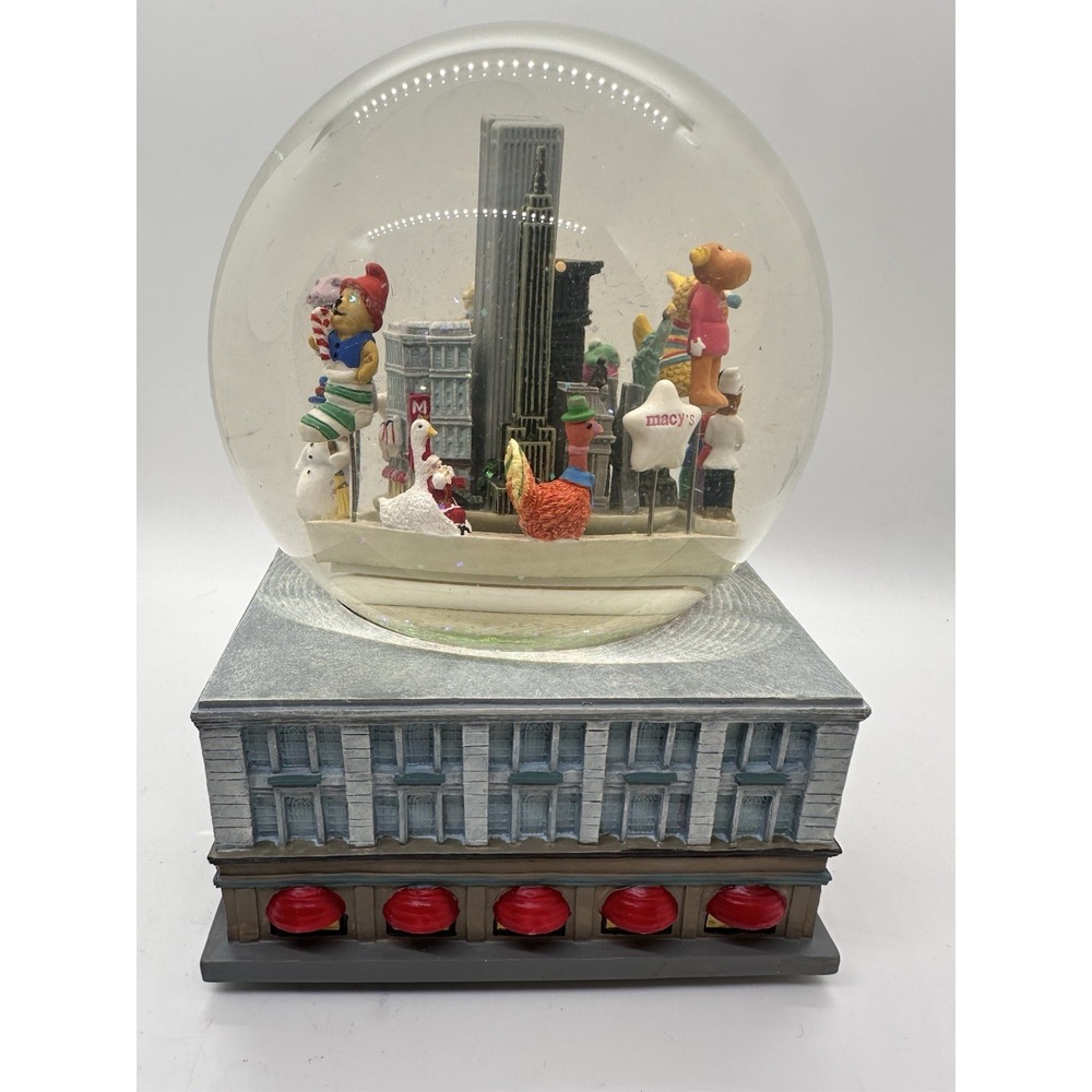 Macy's Thanksgiving Day Parade Snow Globe Music Box Twin Towers NYC Pre 9/11‎